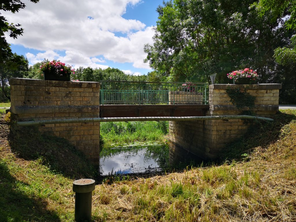 Travaux sur l’un des ponts près du camping